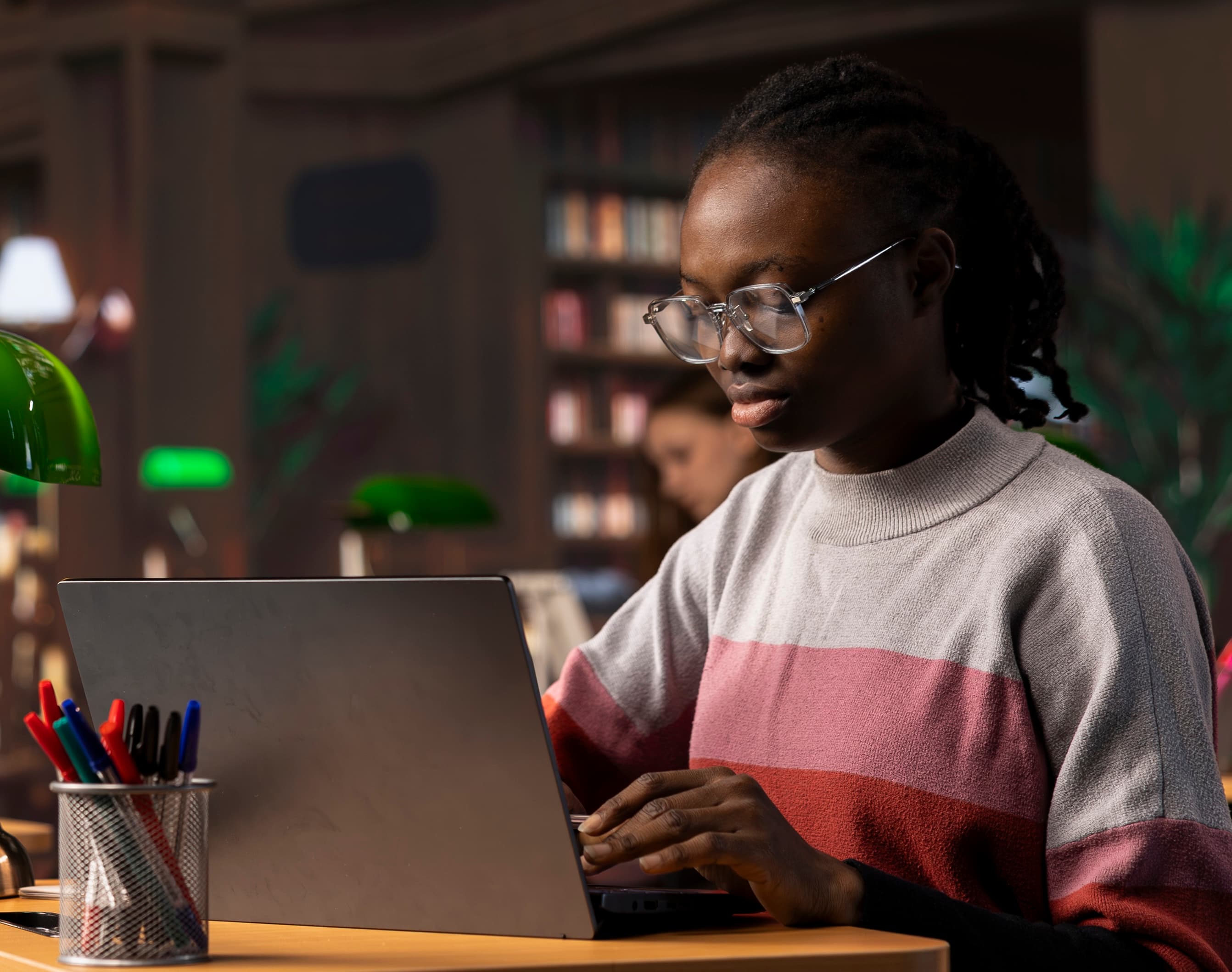 Ignite interactive course curriculum showing AI-powered lessons, flashcards, and knowledge checks